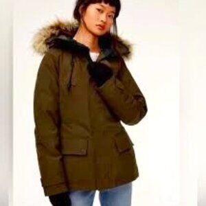 Aritzia TNa Larsen Parka khaki Size Small